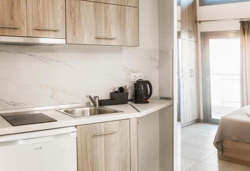 חדר סופריור, Summer Inn