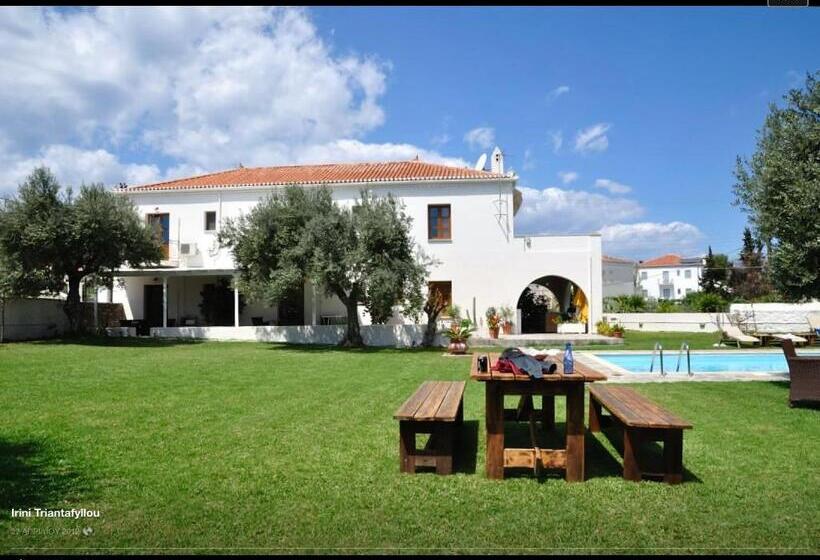 חיבור הדירה עם חדר שינה אחד, Villa Irini