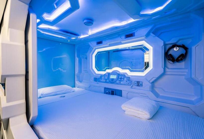 标准单人间, Underground Capsule