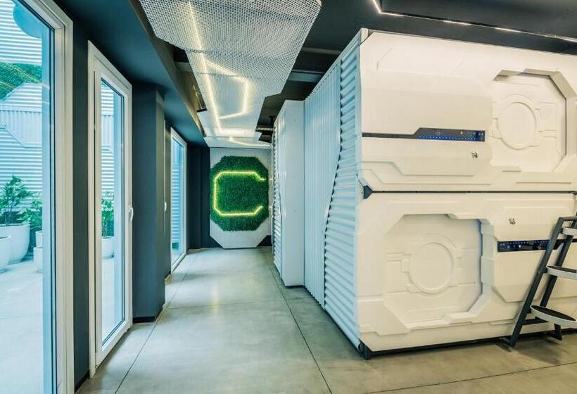 标准单人间, Underground Capsule