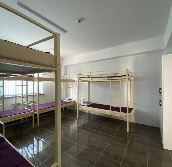 تختخواب در اتاق مشترک, Aport Hostel Alma Ata