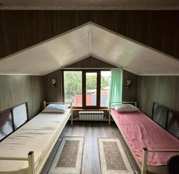 اتاق خانوادگی, Aport Hostel Alma Ata
