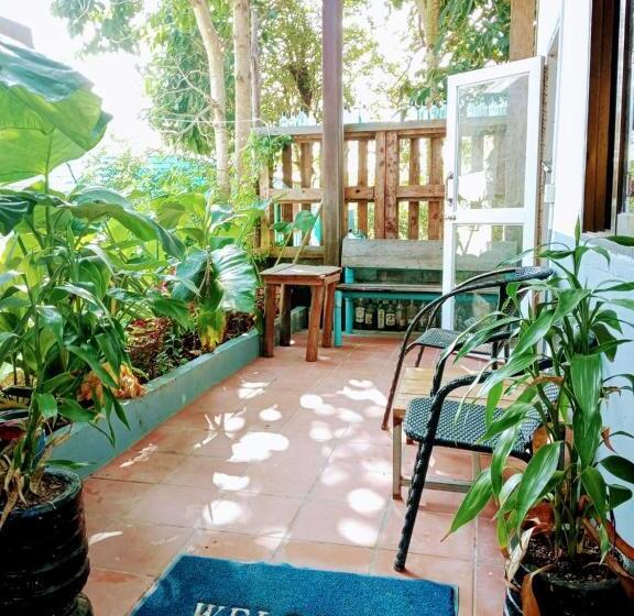 Standard Interior Room, Dragonfly Guesthouse