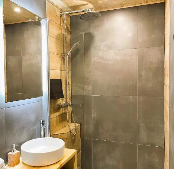 اتاق خانوادگی, Beach Hotel Santalahti