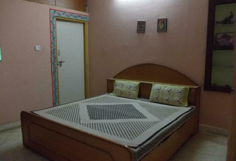Quarto Estandar, Raj Mahal Guest House