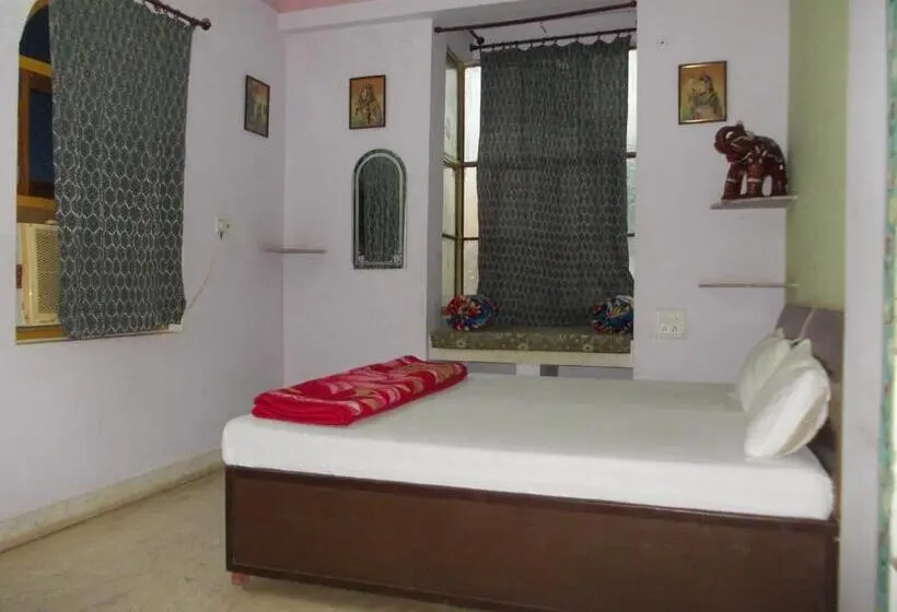 デラックスルーム, Raj Mahal Guest House