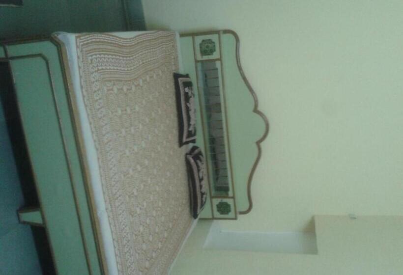 Quarto Familiar, Raj Mahal Guest House