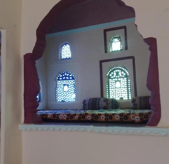 Quarto Familiar, Raj Mahal Guest House