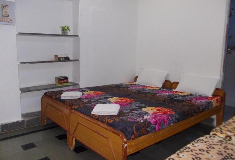 Quarto Familiar, Raj Mahal Guest House