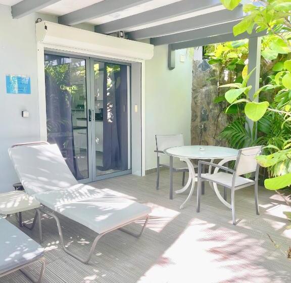 استودیوی سوپریور, Résidence Adam Et Eve