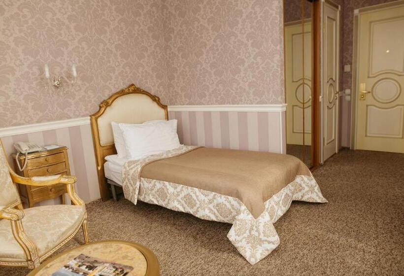 اتاق استاندارد یک نفره, Boutique Spa Casino Hotel Lybid Plaza