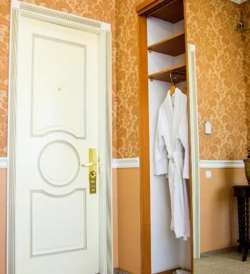 Classic-juniorsviitti, Boutique Spa Casino Hotel Lybid Plaza