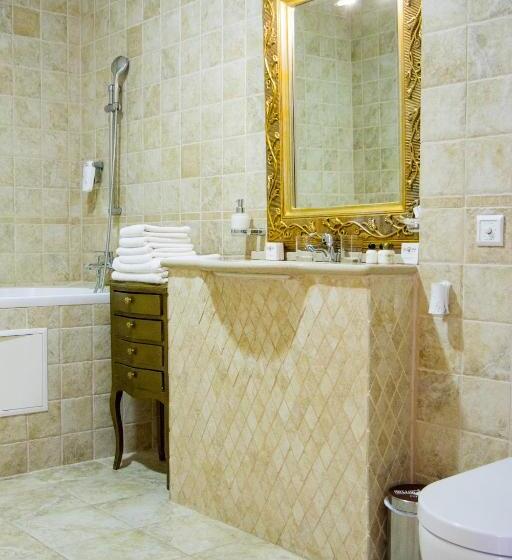 سوئیت جونیور کلاسیک, Boutique Spa Casino Hotel Lybid Plaza