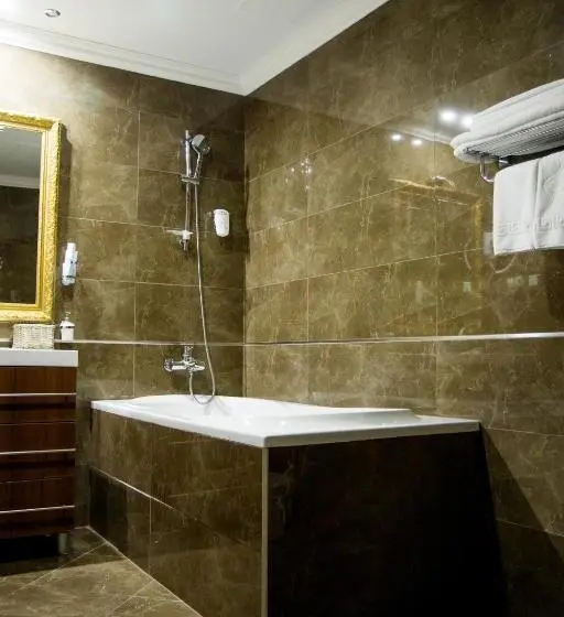 Standard Kolmen Hengen Huone Parveke, Boutique Spa Casino Hotel Lybid Plaza