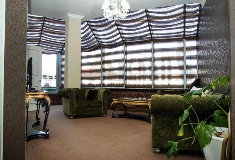 Standard Kolmen Hengen Huone Parveke, Boutique Spa Casino Hotel Lybid Plaza