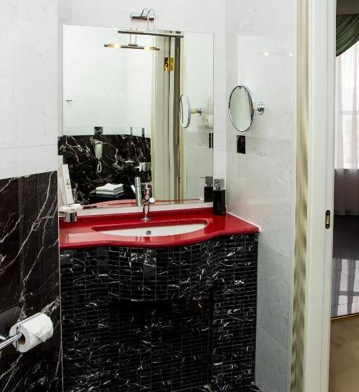 سوئیت پرزیدنت, Boutique Spa Casino Hotel Lybid Plaza