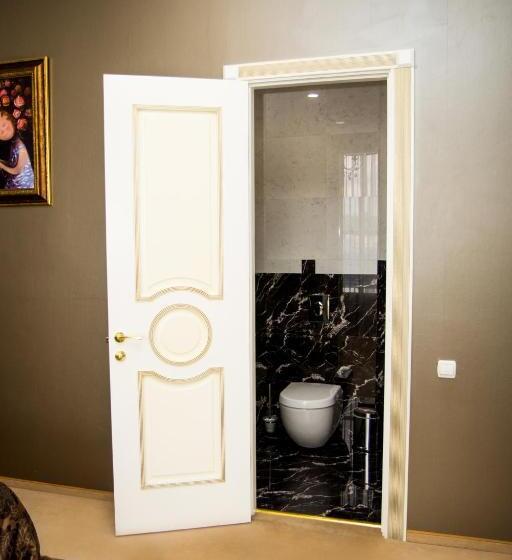 سوئیت پرزیدنت, Boutique Spa Casino Hotel Lybid Plaza