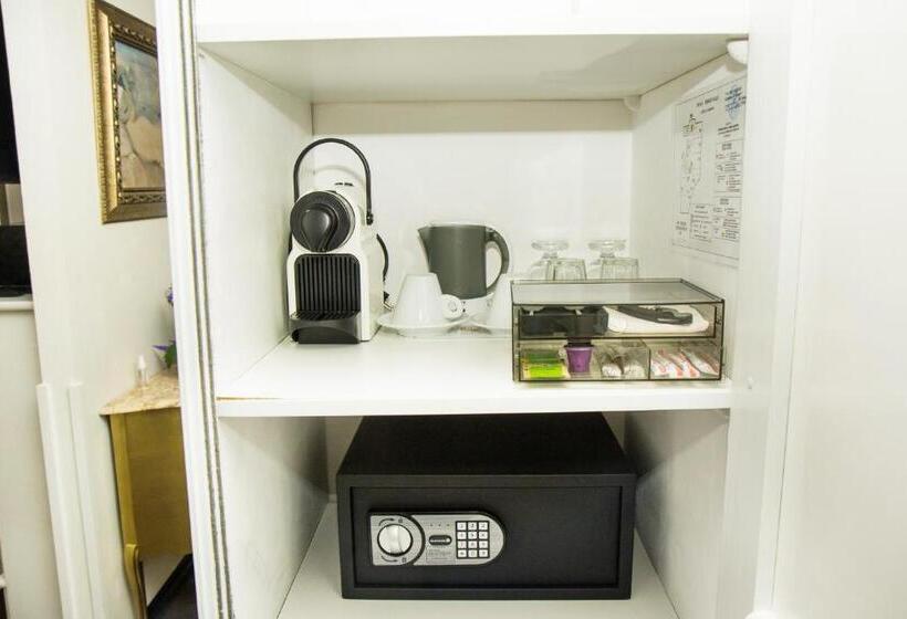 سوئیت پرزیدنت, Boutique Spa Casino Hotel Lybid Plaza