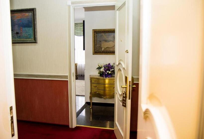 سوئیت پرزیدنت, Boutique Spa Casino Hotel Lybid Plaza