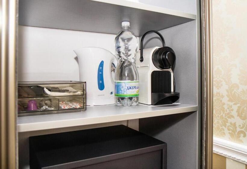 سوییت اجرایی, Boutique Spa Casino Hotel Lybid Plaza