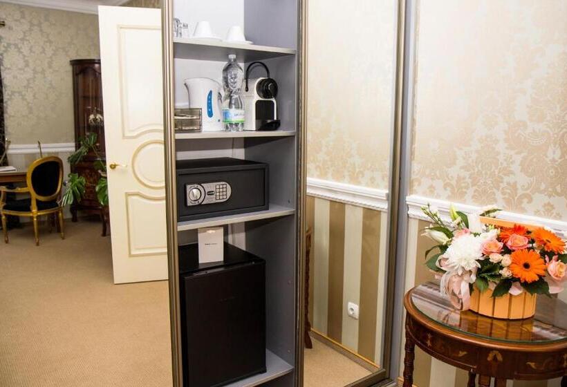 سوییت اجرایی, Boutique Spa Casino Hotel Lybid Plaza