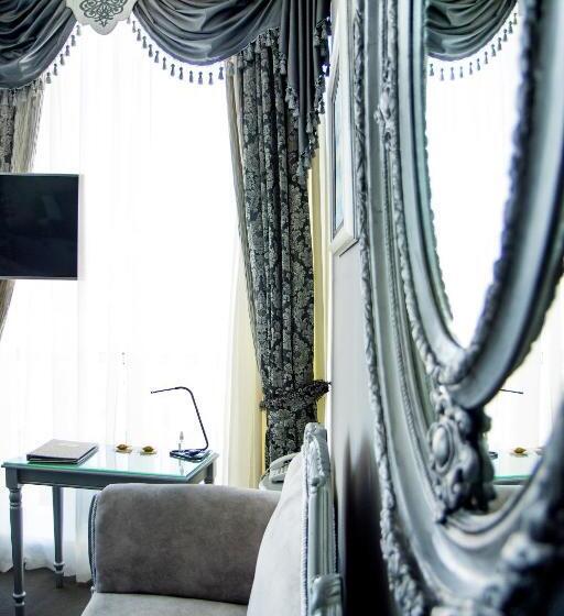 سوییت, Boutique Spa Casino Hotel Lybid Plaza