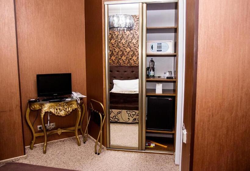 اتاق استاندارد یک نفره, Boutique Spa Casino Hotel Lybid Plaza