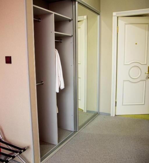 اتاق لوکس, Boutique Spa Casino Hotel Lybid Plaza