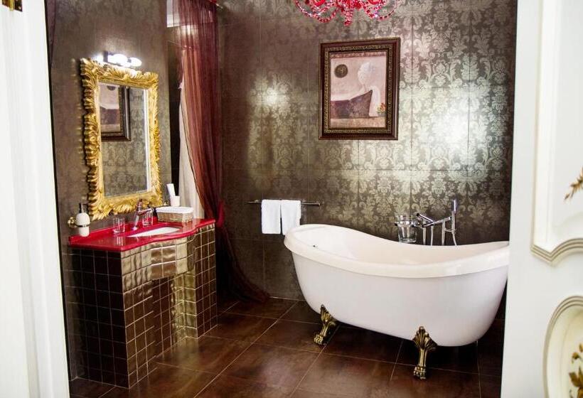 سوئیت پرزیدنت, Boutique Spa Casino Hotel Lybid Plaza