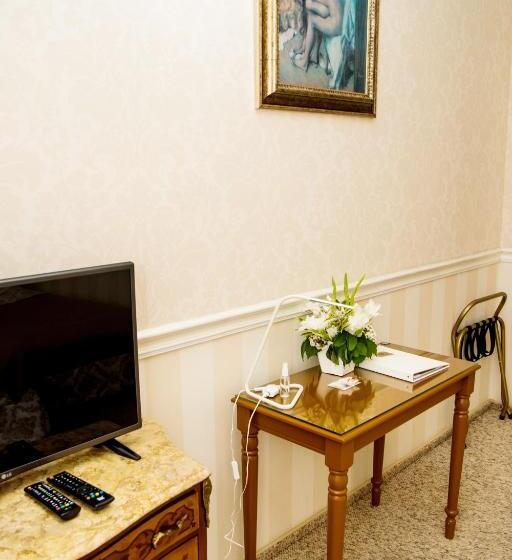 اتاق استاندارد یک نفره, Boutique Spa Casino Hotel Lybid Plaza