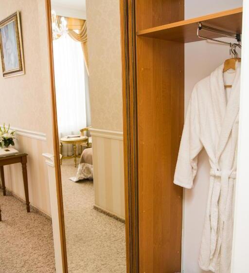 اتاق استاندارد یک نفره, Boutique Spa Casino Hotel Lybid Plaza