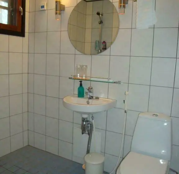 اتاق استاندارد با بالکن, Cronin S Guesthouse Bed & Breakfast