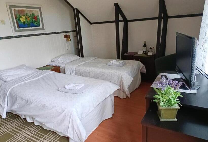 标准间带阳台, Cronin S Guesthouse Bed & Breakfast