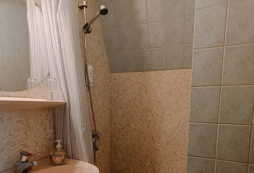 اتاق اکونومی, Cronin S Guesthouse Bed & Breakfast