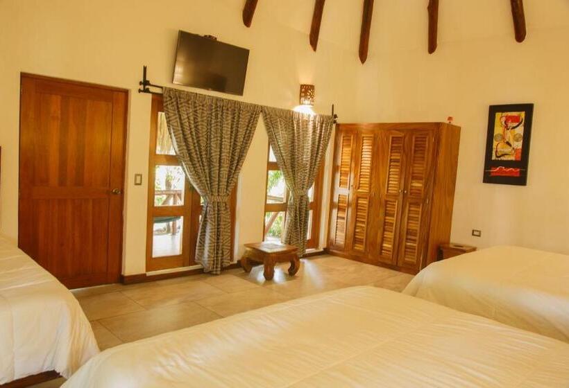 اتاق راحتی سه تخته, Dos Mundos Pacific Resort