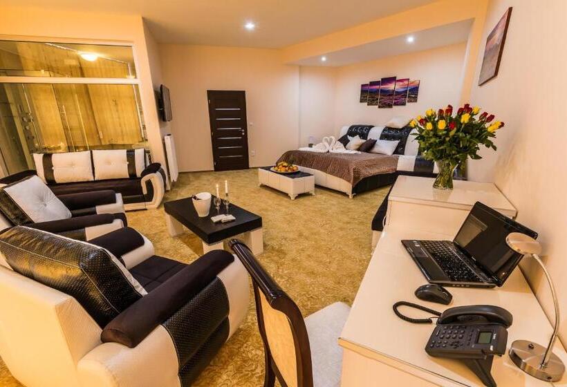 شقة غرفة واحدة, Miraj Resort