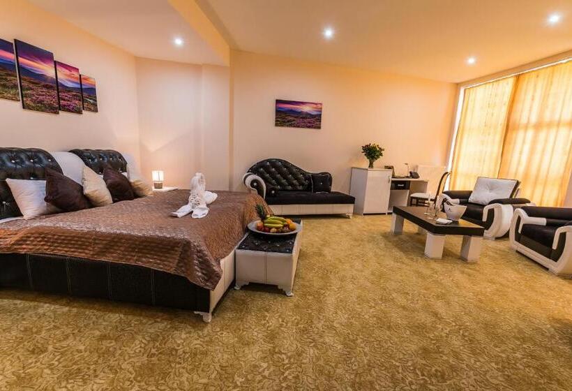 شقة غرفة واحدة, Miraj Resort