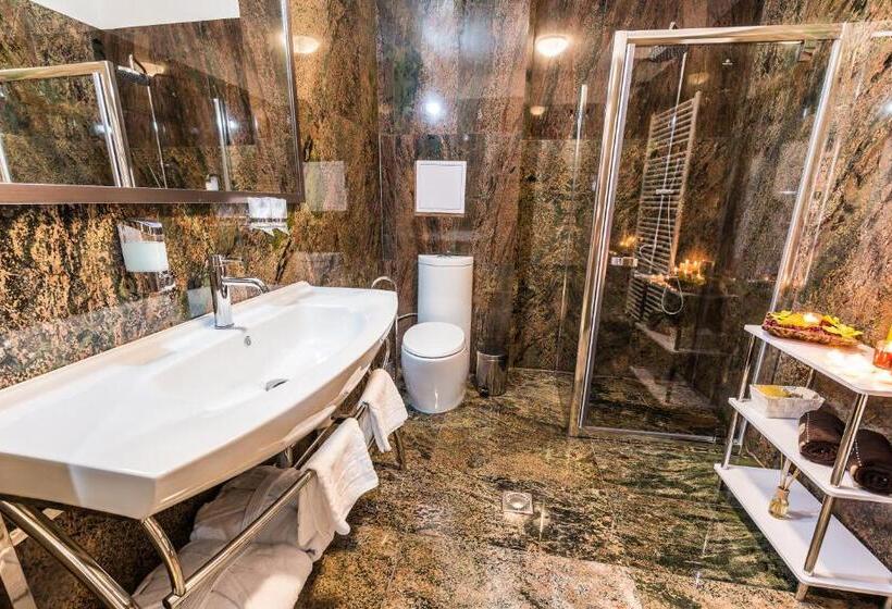 四人标准间, Miraj Resort