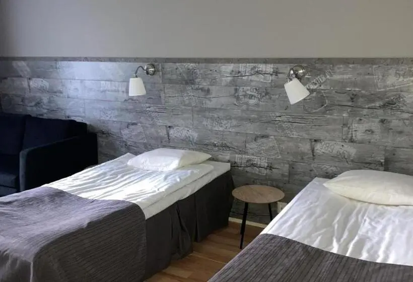 Standard Neljän Hengen Huone, Yöpuu