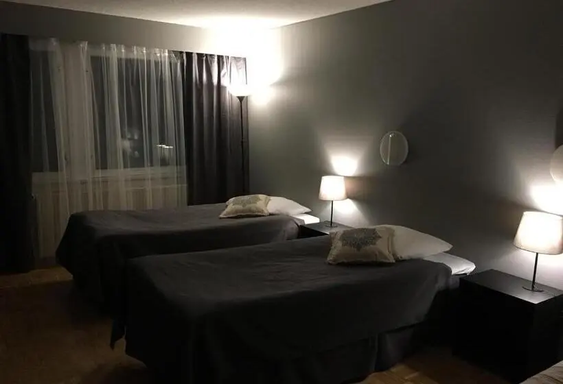 Standard Neljän Hengen Huone, Yöpuu