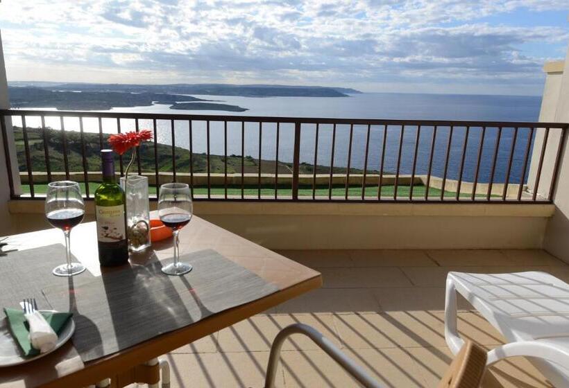 اتاق لوکس با بالکن و چشم‌انداز دریا, Il Bukkett B&b