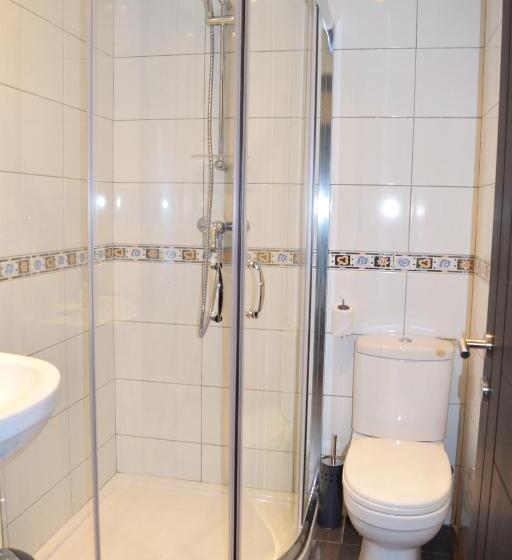 اتاق لوکس با بالکن و چشم‌انداز دریا, Il Bukkett B&b