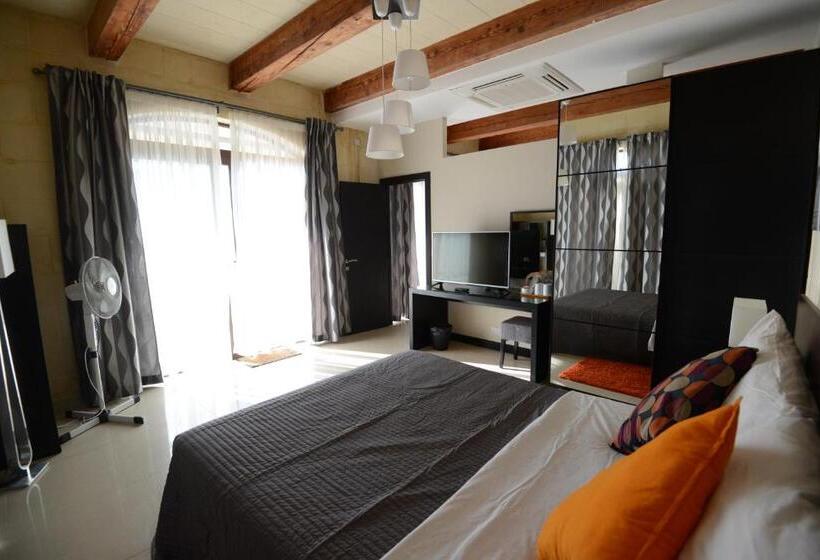 اتاق خانوادگی, Il Bukkett B&b