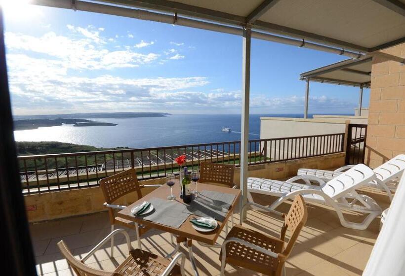 اتاق خانوادگی, Il Bukkett B&b