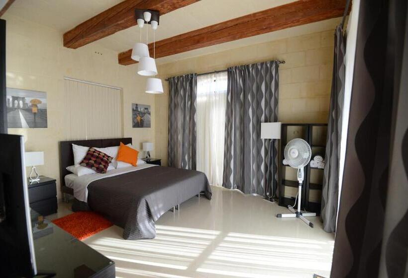 اتاق خانوادگی, Il Bukkett B&b