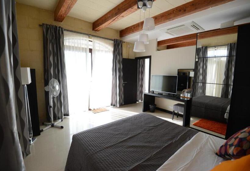 اتاق خانوادگی, Il Bukkett B&b