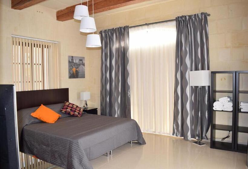 اتاق خانوادگی, Il Bukkett B&b