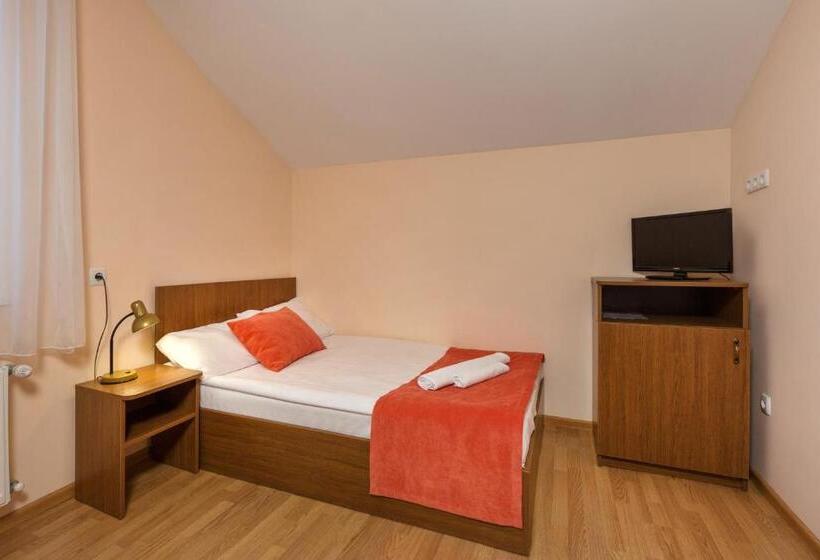 اتاق استاندارد یک نفره, Citadel