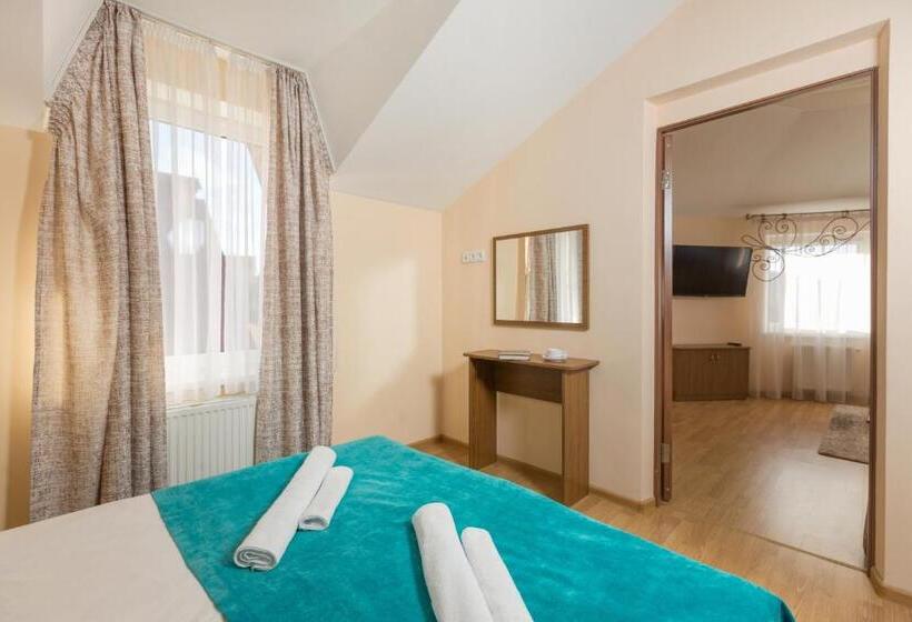 سوئیت با بالکن, Citadel