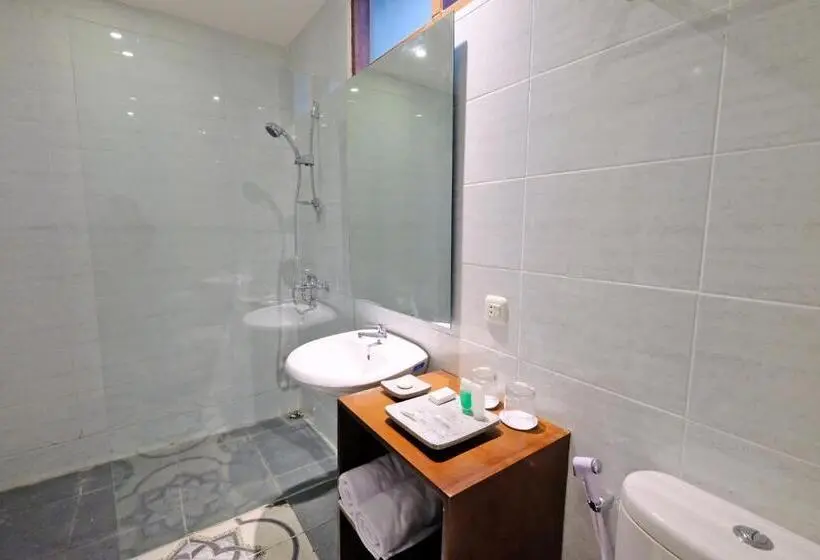 اتاق استاندارد با چشم‌انداز استخر, The Nalaya Hotel & Resto